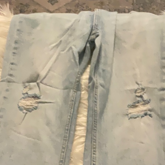 Old Navy Light Blue Distressed Jeans - Picture 6 of 7